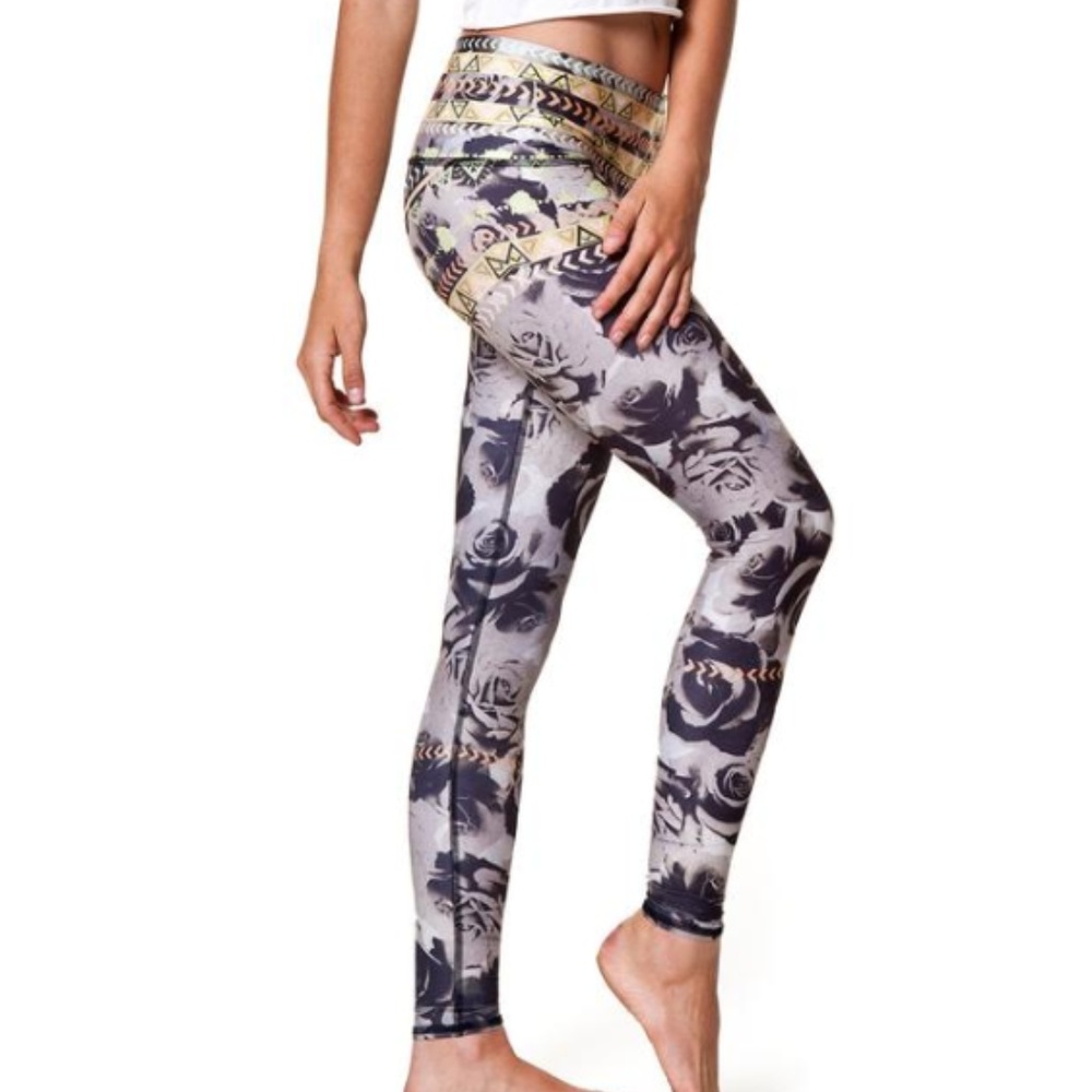 TEEKI DESERT ROSE HOT PANTS